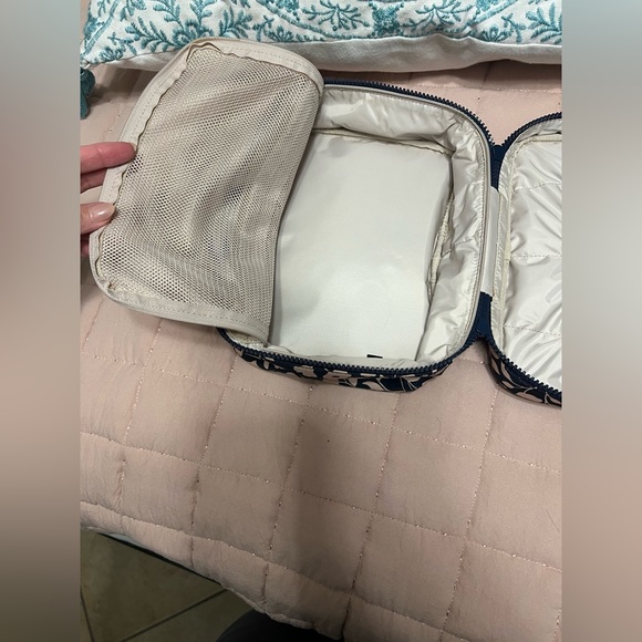 Kate Spade Floral Print Travel Bag - Picture 5 of 9